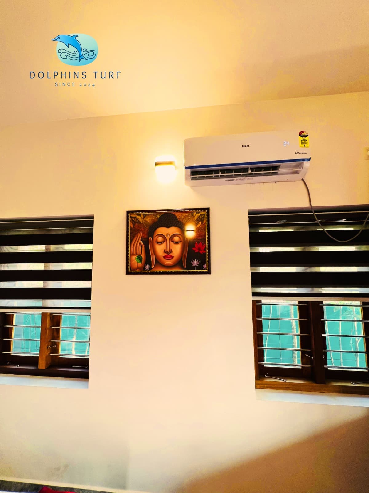 Another view of bedroom accessories